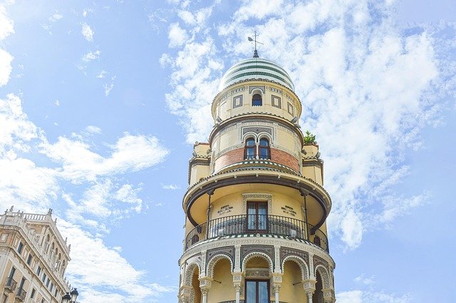 Sevilla with kids, without a Hotel room